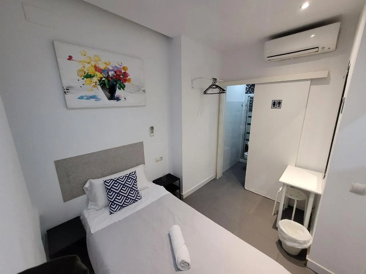 Ayz Frailes - Auto Check-In Property (Adults Only) Malaga Guest house