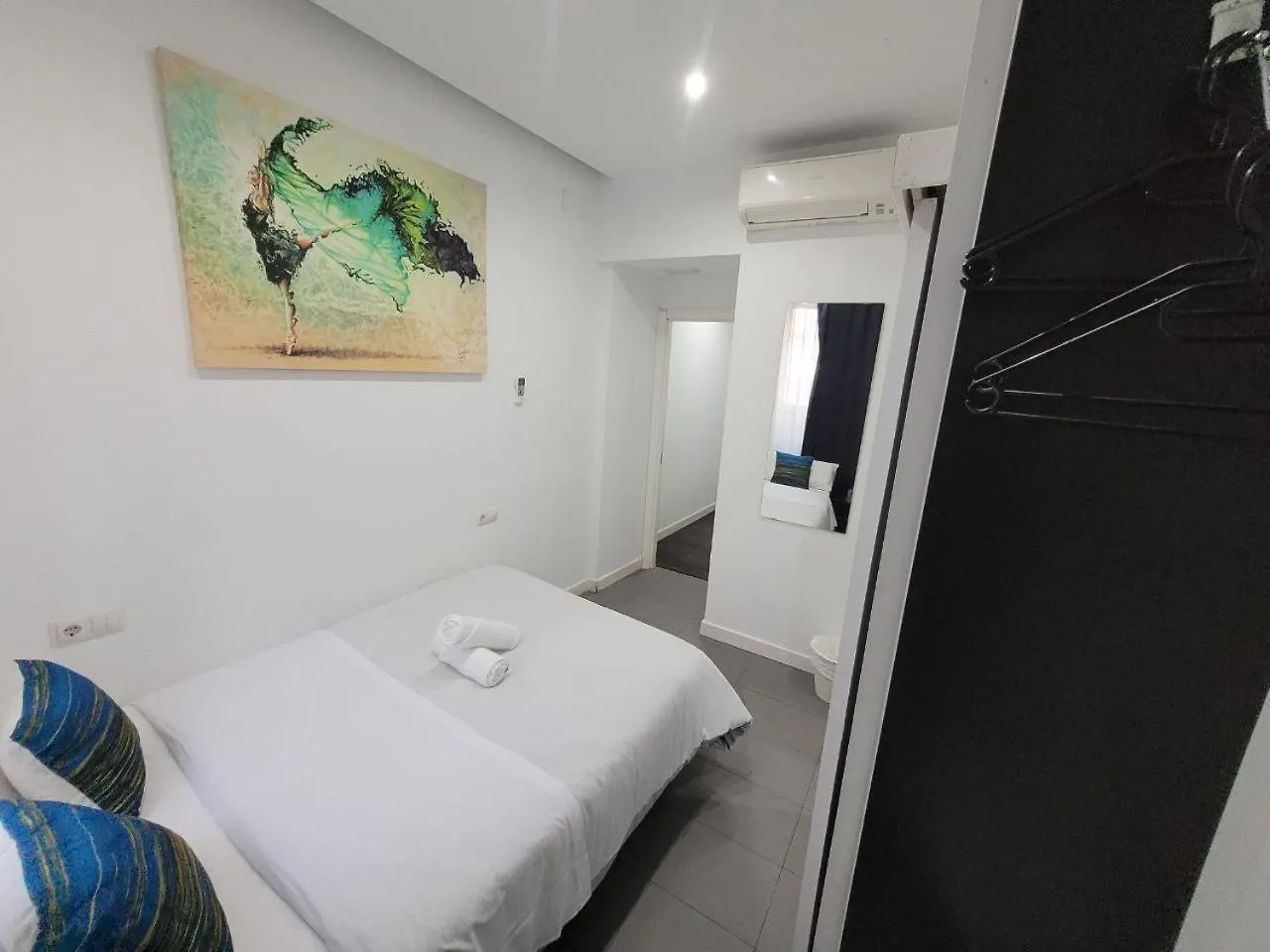 Pensión Ayz Frailes - Auto Check-In Property (Adults Only) Málaga